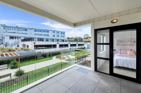 Photo of property in Apollo Apartments, 201/46 Rosedale Road, Rosedale, Auckland, 0632