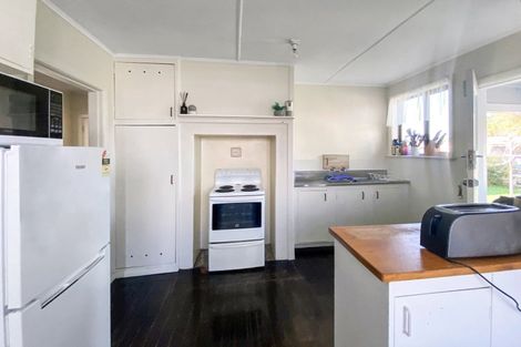 Photo of property in 14 Collett Street, Dannevirke, 4930