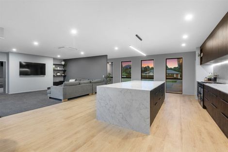 Photo of property in 8 Crawford Close, Amberley, 7410