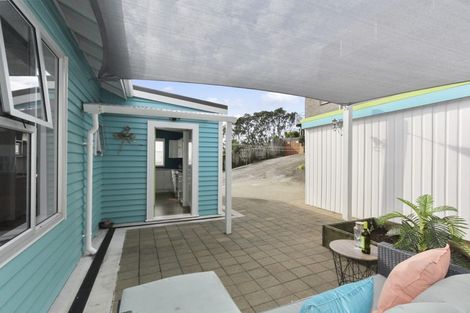 Photo of property in 61 Pioneer Road, Moturoa, New Plymouth, 4310