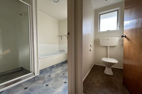 Photo of property in 2/28 Leaver Place, Weymouth, Auckland, 2103