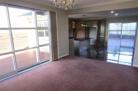 Photo of property in 1 Ballymore Drive, Pinehill, Auckland, 0632