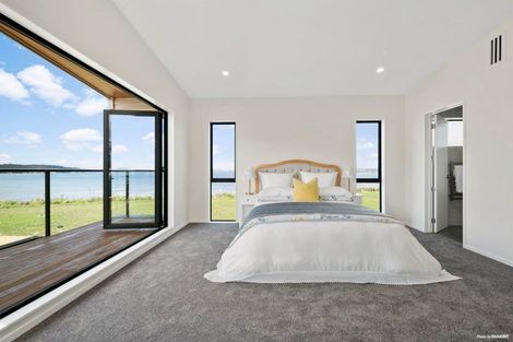 Photo of property in 6 Picnic Point Road, Hobsonville, Auckland, 0616