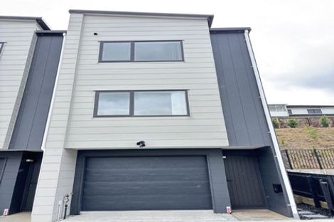 Photo of property in 32 Tukari Lane, Mangere Bridge, Auckland, 2022