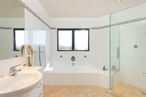 Photo of property in 42 Grantston Drive, Pyes Pa, Tauranga, 3112