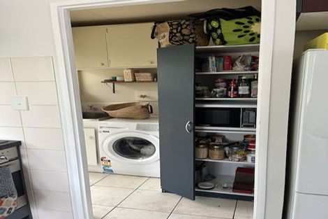 Photo of property in 23 Imperial Place, Henderson, Auckland, 0612