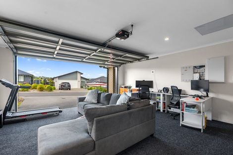 Photo of property in 16 Pioneer Crescent, Omokoroa, 3114