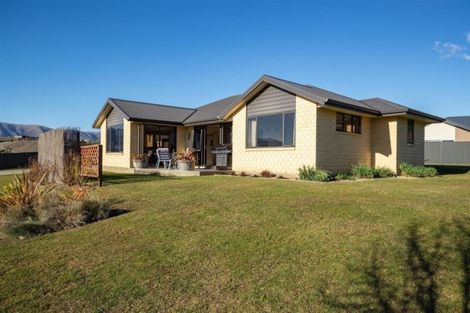 Photo of property in 33 Alice Burn Drive, Luggate, Cromwell, 9383