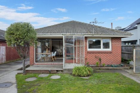 Photo of property in 2/25 Hills Road, Edgeware, Christchurch, 8013