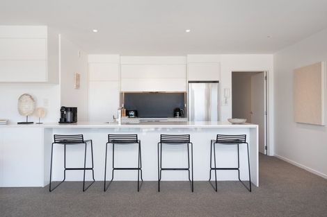 Photo of property in 2/135 Marine Parade, Mount Maunganui, 3116