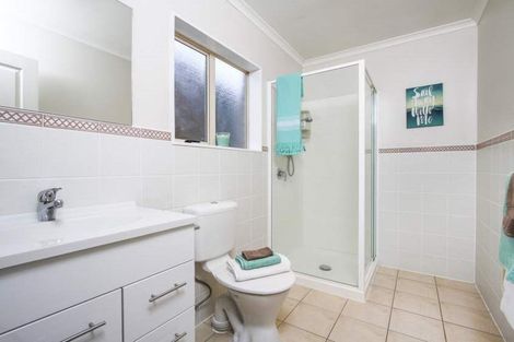 Photo of property in 5 Parkridge Way, Henderson, Auckland, 0612