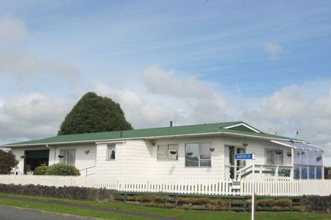Photo of property in 28 Gold Street, Waitara, 4320