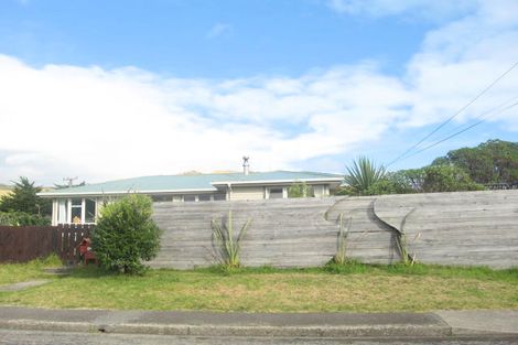 Photo of property in 23 Te Miti Street, Paekakariki, 5034