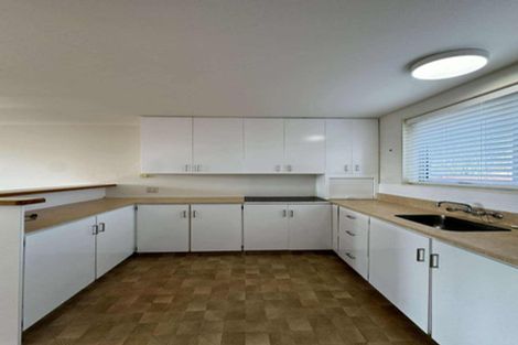 Photo of property in 17 Beeston Place, Redwood, Christchurch, 8051