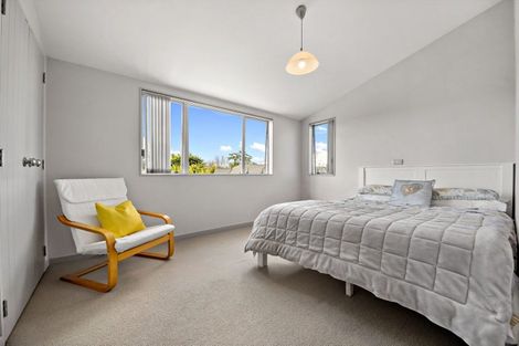 Photo of property in 11 Tolben Place, Golflands, Auckland, 2013