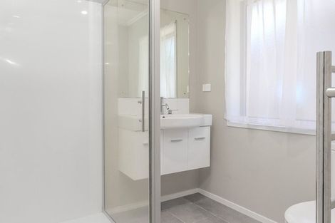 Photo of property in 11a Barron Drive, Green Bay, Auckland, 0604