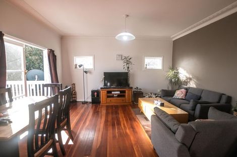 Photo of property in 3 Pleasant Road, Glen Eden, Auckland, 0602
