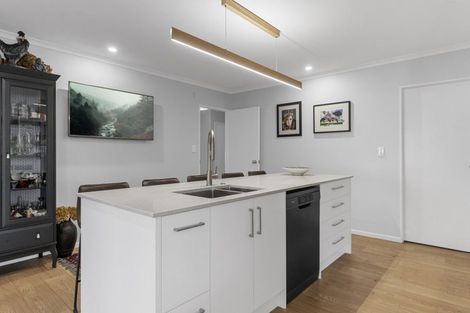 Photo of property in 29 Mcleod Place, Papamoa Beach, Papamoa, 3118