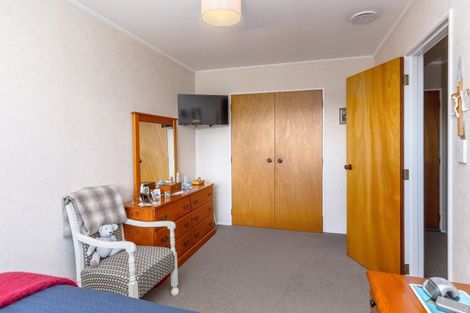 Photo of property in 13 Lowes Place, Solway, Masterton, 5810