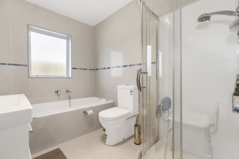 Photo of property in 11 Nirmal Place, Sunnyvale, Auckland, 0612