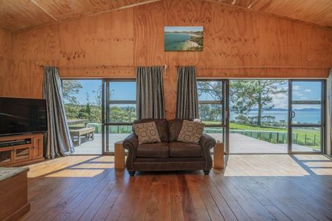 Photo of property in 60 Resolution Rise, Cooks Beach, Whitianga, 3591