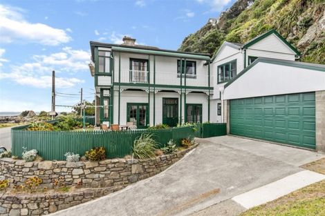 Photo of property in 346 The Esplanade, Island Bay, Wellington, 6023