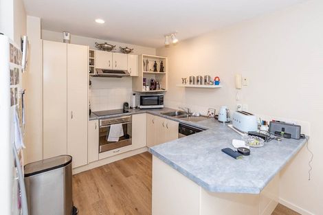 Photo of property in 7/78 Fernhill Way, Oteha, Auckland, 0632