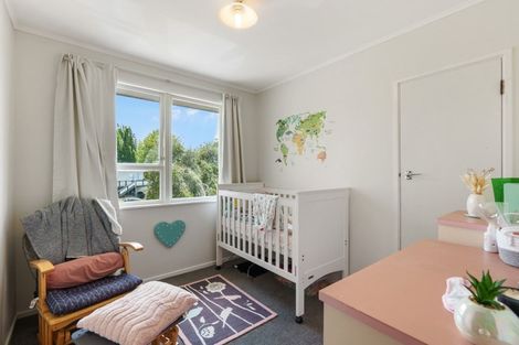 Photo of property in 25 Japonica Drive, Beach Haven, Auckland, 0626