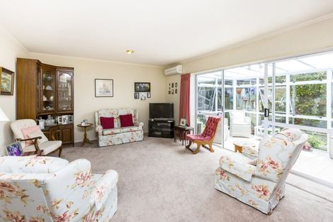 Photo of property in 1/4 Comeskey Grove, Elderslea, Upper Hutt, 5018