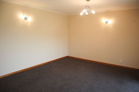 Photo of property in 11 Amdale Avenue, Broomfield, Christchurch, 8042