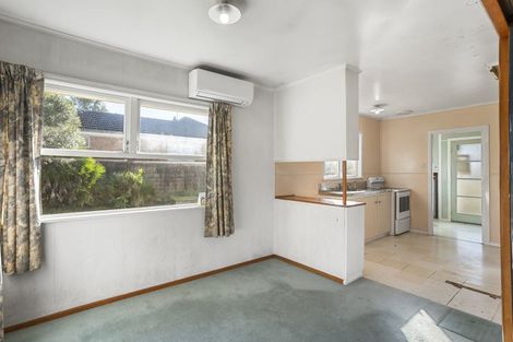 Photo of property in 92 Stottholm Road, Titirangi, Auckland, 0604