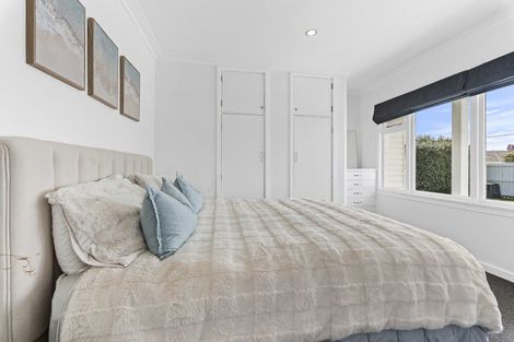 Photo of property in 130 Seaview Road, Westown, New Plymouth, 4310