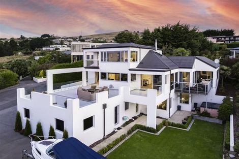 Photo of property in 8 Kaikoura View, Mount Pleasant, Christchurch, 8081