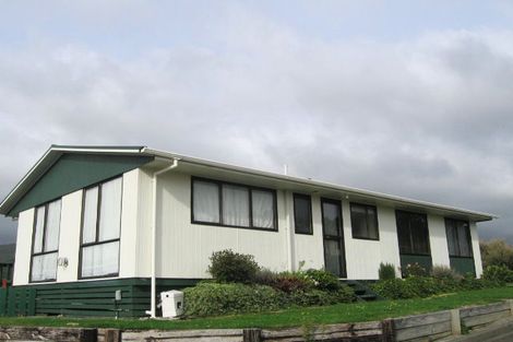 Photo of property in 20 Fenchurch Grove, Stokes Valley, Lower Hutt, 5019