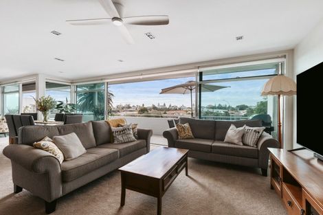 Photo of property in Palm Cove Apartments, 302/6 Tawa Street, Mount Maunganui, 3116
