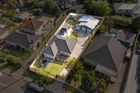 Photo of property in 7 Cornwall Street, Te Atatu South, Auckland, 0610