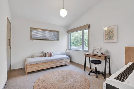 Photo of property in 12 Leatham Avenue, Strandon, New Plymouth, 4312