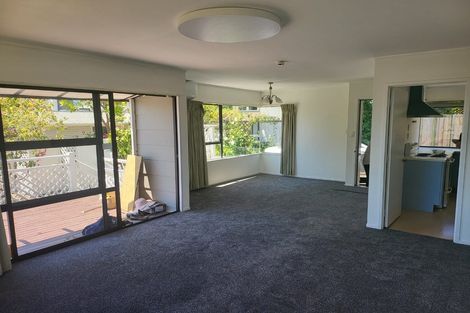 Photo of property in 2/21 College Road, Northcote, Auckland, 0627