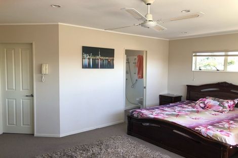 Photo of property in 100 Westerham Drive, Dannemora, Auckland, 2016