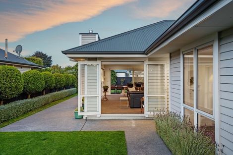 Photo of property in 104 Wairakei Road, Bryndwr, Christchurch, 8052