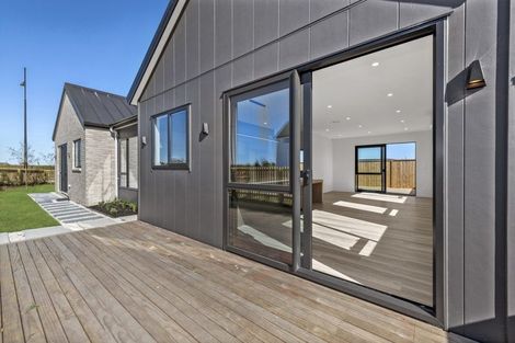 Photo of property in 77 Maungakaraka Road, Karaka, 2580