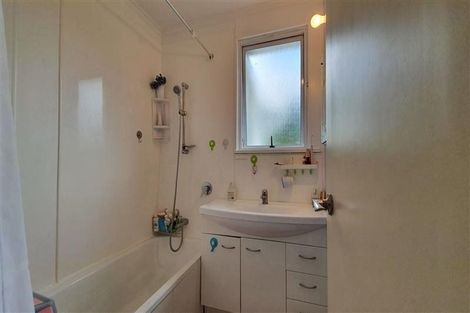 Photo of property in 82 Colwill Road, Massey, Auckland, 0614