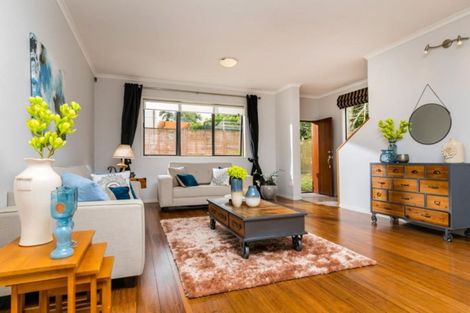 Photo of property in 10 Greenbough Lane, Greenhithe, Auckland, 0632