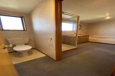 Photo of property in 2/5 Derenzy Place, Avonhead, Christchurch, 8042