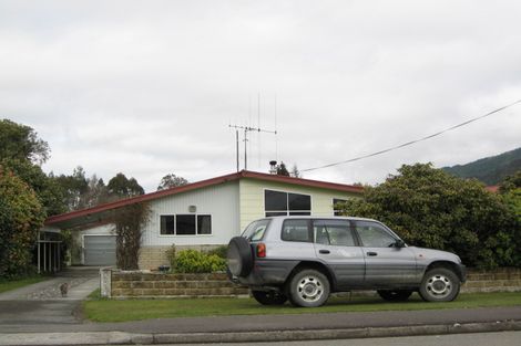 Photo of property in 6 Hampden Street, Murchison, 7007