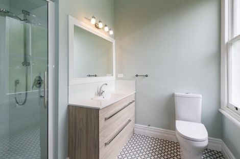 Photo of property in 5 Kowhai Road, Bluff Hill, Napier, 4110