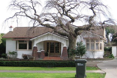 Photo of property in 21 Manapouri Crescent, Hokowhitu, Palmerston North, 4410