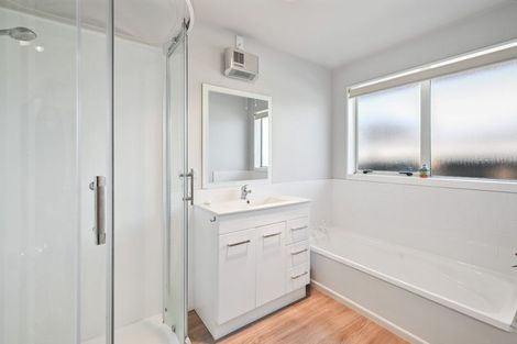 Photo of property in 16 Chamberlain Lane, Rangiora, 7400