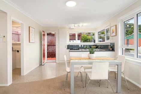 Photo of property in 9 Honeystone Street, Helensburgh, Dunedin, 9010