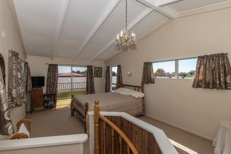 Photo of property in 14 Saint Hill Lane, Havelock North, 4130
